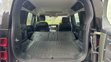 Land Rover Defender 2.0 D200 SE 110 5dr Auto Diesel Estate